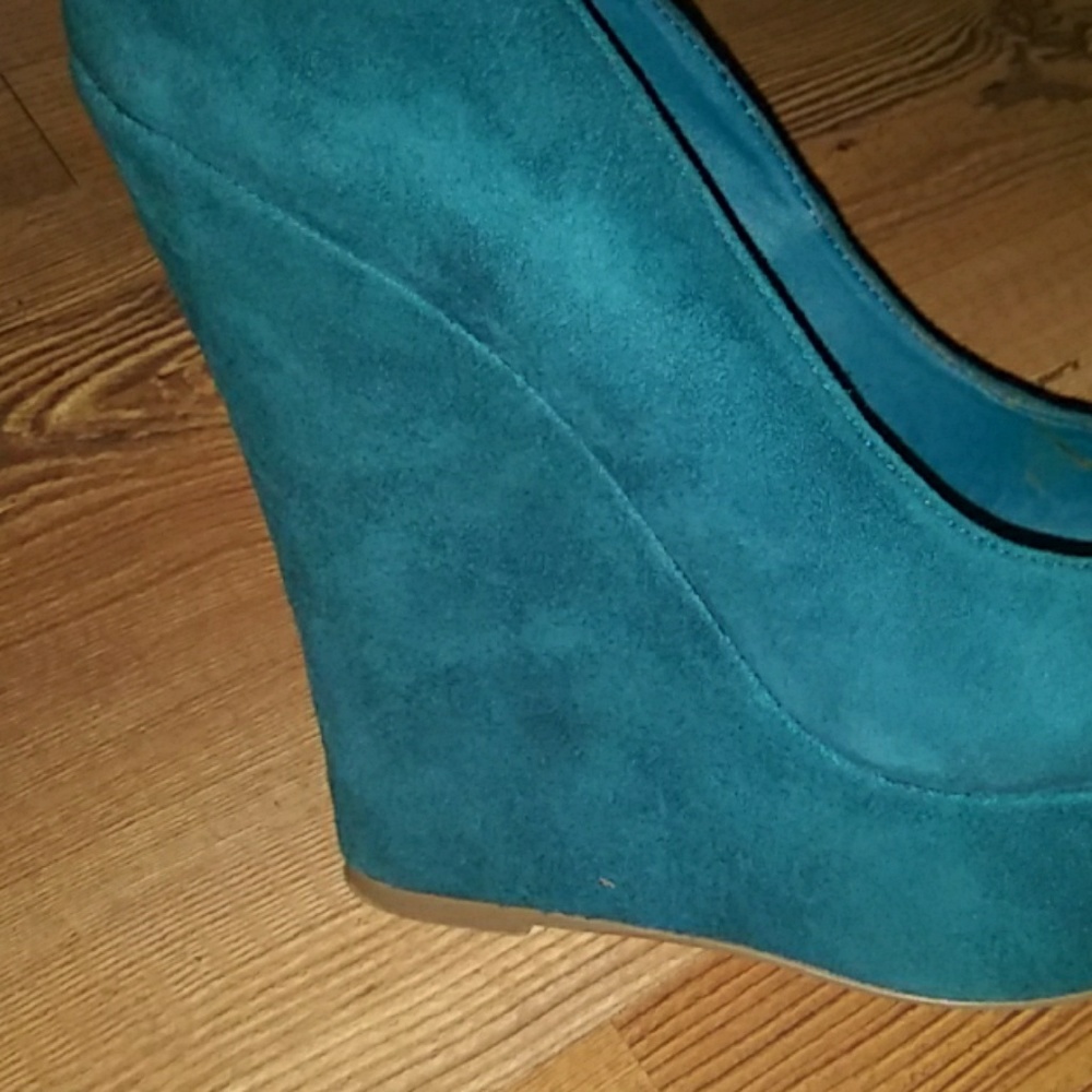 Shoes - Picture 6 of 6
